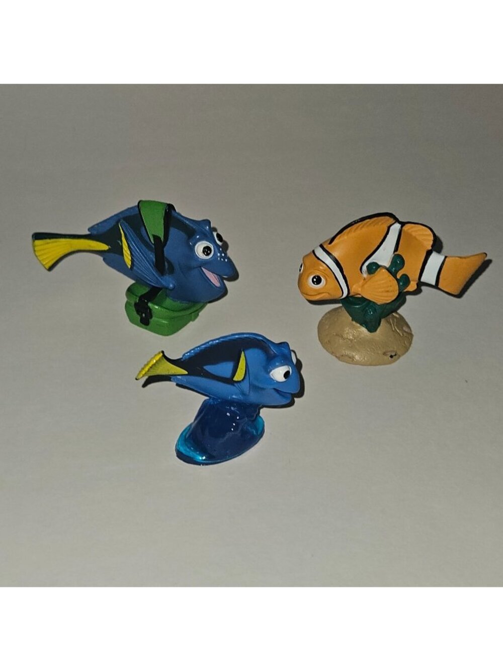 3 Disney Finding Nemo Dory Marlin Figures Toy Lot Goggles Blue Wave Cake Topper